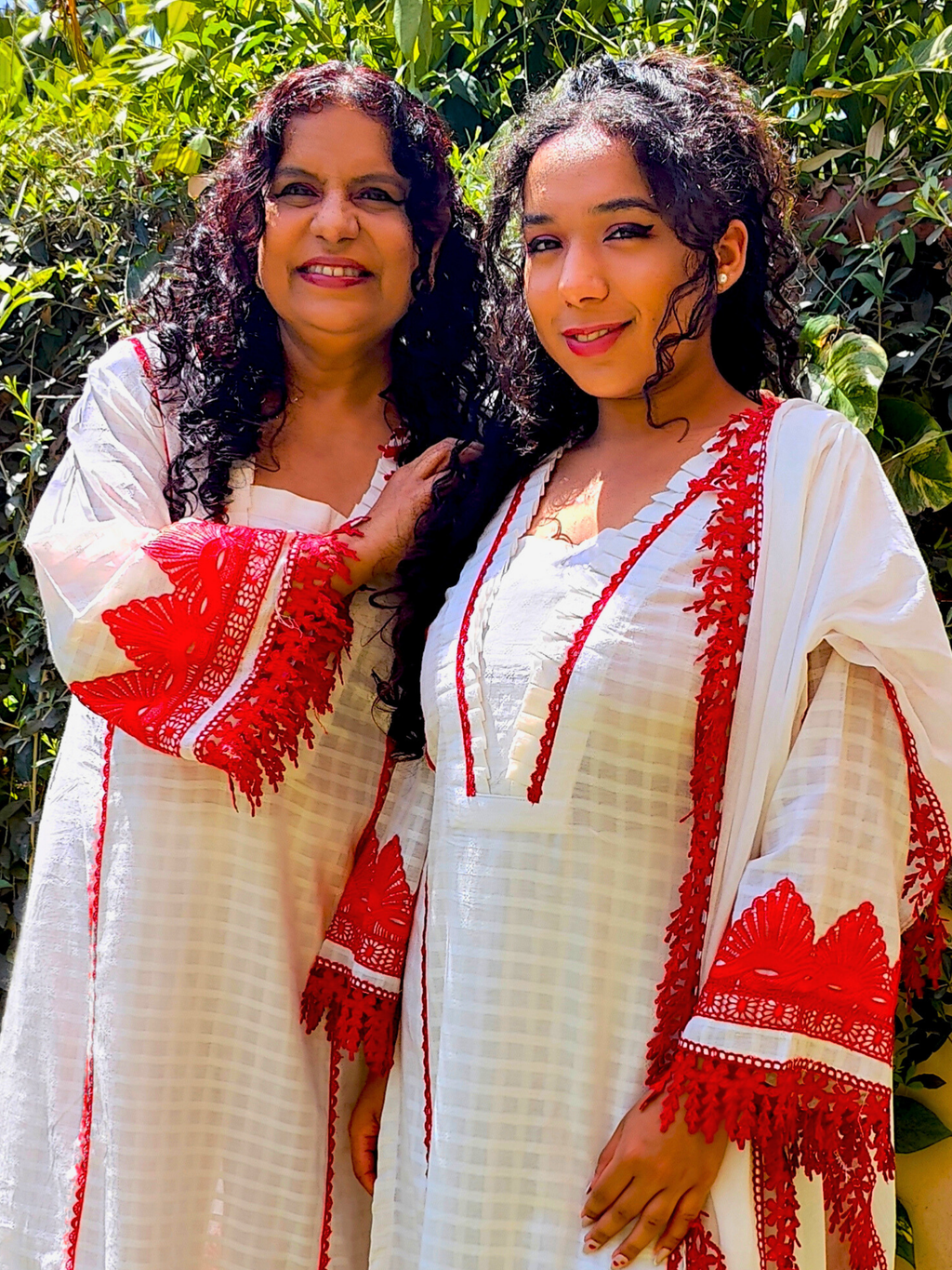White Cotton Red Lace Paisley Stitched Suit Set